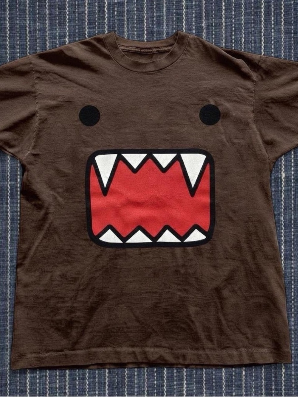 Domo Kun Face Graphic T-Shirt Graphic Short Sleeve Tee in Brown & Red